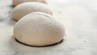 Добавьте это к муке для хруста - пирожки нежнее и вкуснее в 2 раза: довольна все семья