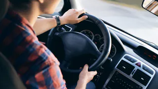ГАИ массово отправляет машины на техосмотр и выписывает штраф 500 рублей из-за таких фар