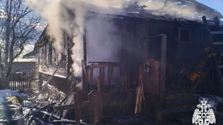 Мужчина погиб из-за пагубной привычки на пожаре в Вологодской области