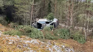 Авария на вологодской трассе: пьяный водитель без прав угодил в кювет