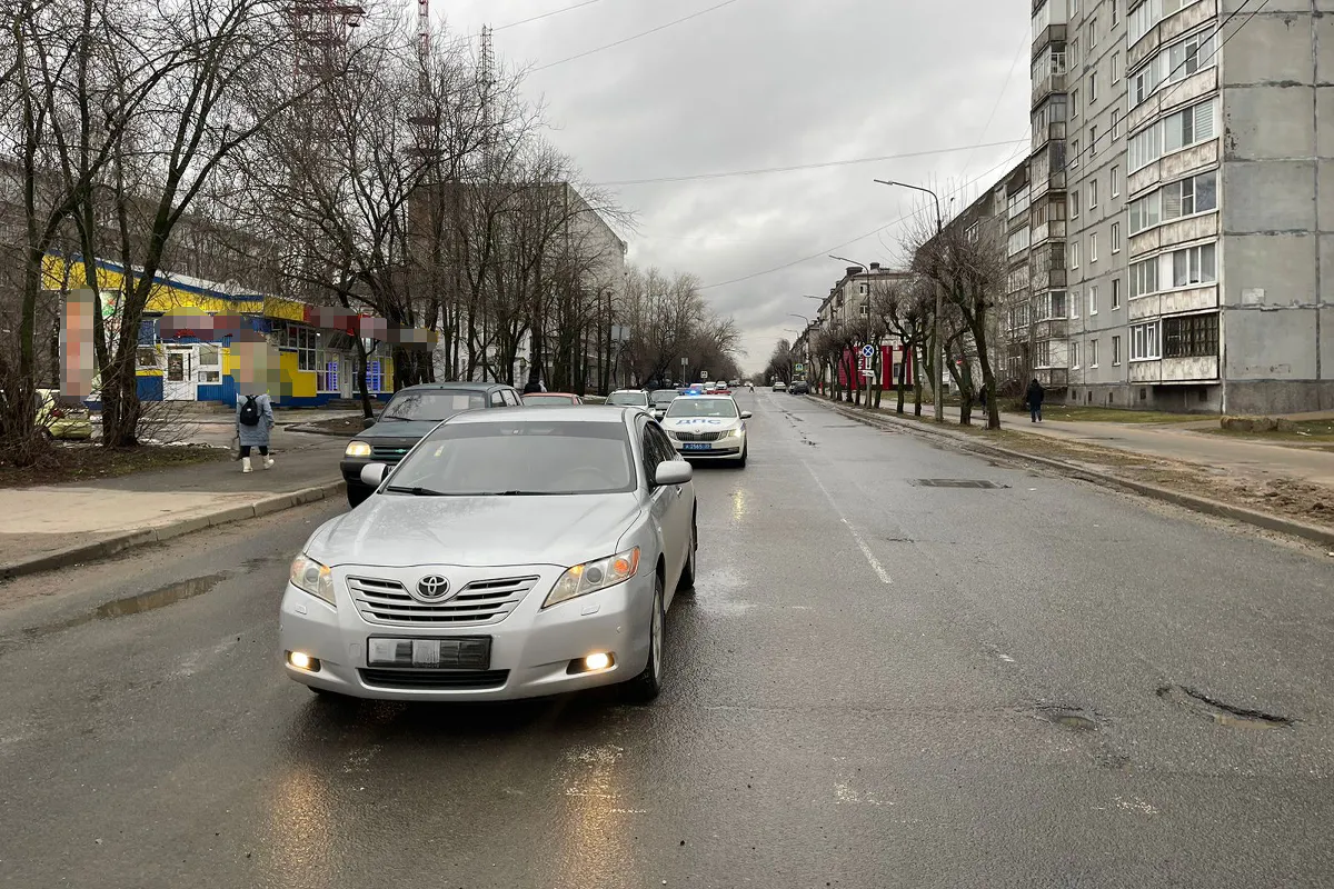 В Вологодской области водитель Toyota Camry сбил пешехода, переходившего дорогу на зеленый свет