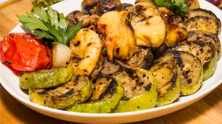 Кабачки вкуснее мяса, без яиц и без жарки, соседка поделилась этим потрясающим рецептом