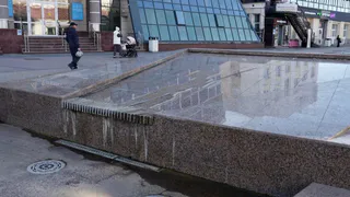В Вологде начали готовить знаменитый светомузыкальный фонтан к зимней "спячке"