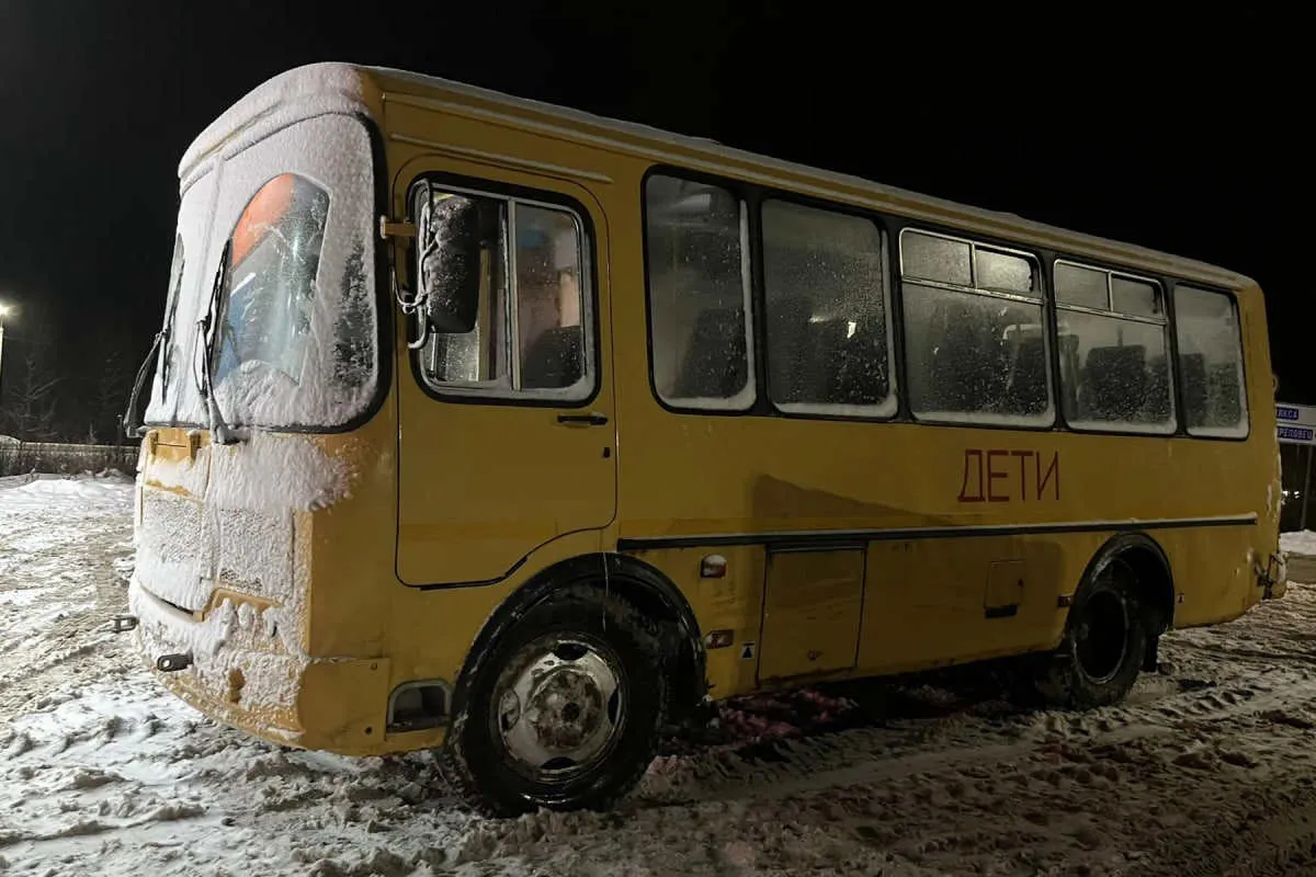Занос школьного автобуса в Вологодской области обошелся без серьезных последствий