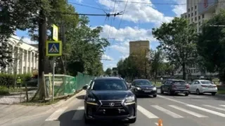 Автомобиль сбил 74-летнюю вологжанку на переходе у правительства области