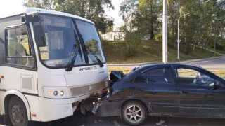 В Череповце произошло тройное ДТП с автобусом