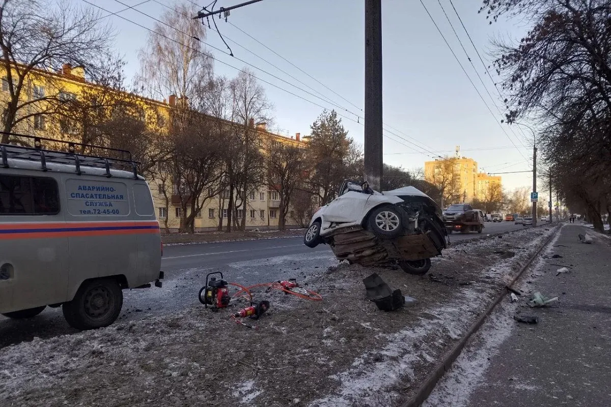 В Вологде молодой водитель погиб в аварии на улице Чернышевского