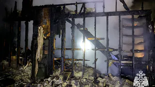 Ночной пожар уничтожил магазин в Вологодской области