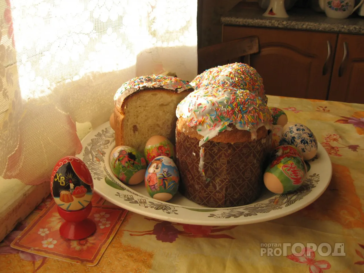 Продвинутые хозяйки тесто не замешивают: пасхальные куличи получаются нежными и влажными