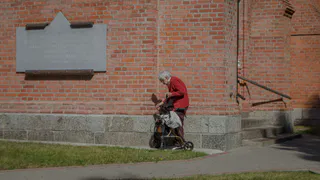 С 1 апреля станет дешевле для всех пенсионеров в стране: вводится новая приятная льгота — пожилые ликуют от радости