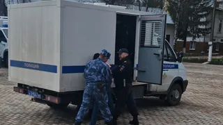 Сотрудника колонии осудят за коррупционное преступление