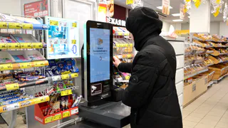 Молодая вологжанка вынесла из магазина продукты на крупную сумму