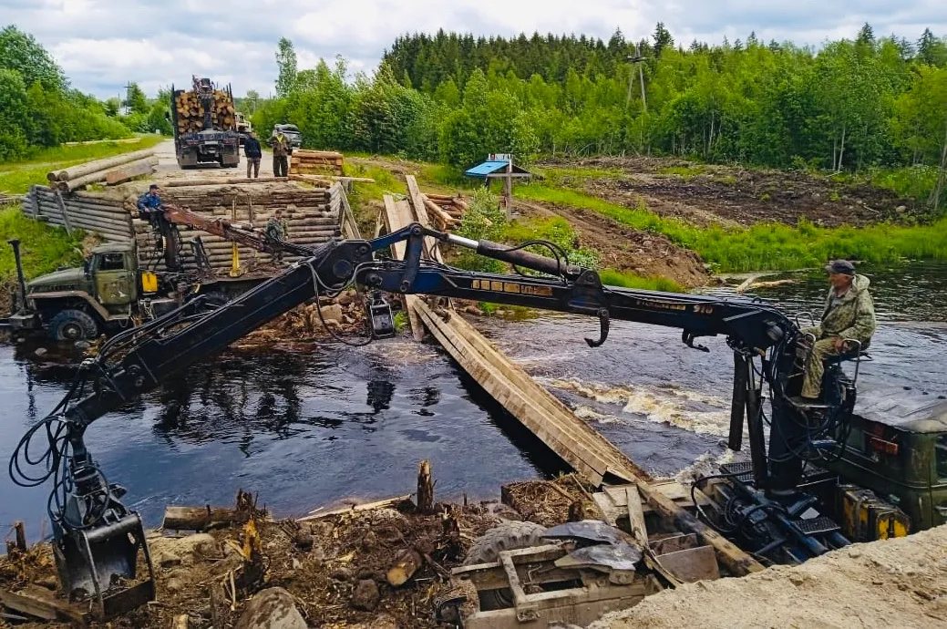 В Вологодской области начали капитальный ремонт аварийного моста через реку Ножема