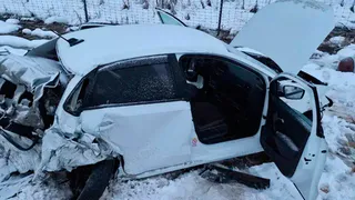 В Вологодской области легковушка протаранила отбойник и столкнулась с грузовиком