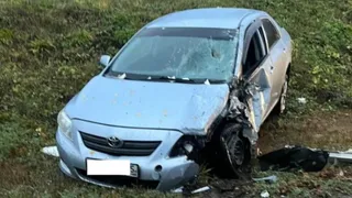 В Вологодской области грузовик врезался в легковушку на встречке