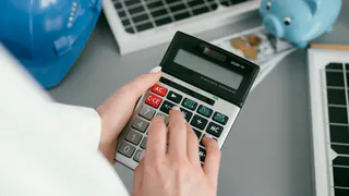 В ноябрьские квитанции за "коммуналку" внесли новую строчку: будем платить еще больше