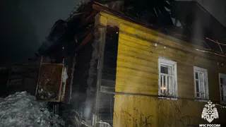 В Вологодской области погибли два человека при пожаре в частном доме