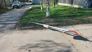 В Вологде пьяный вандал сломал светофор и два дорожных знака