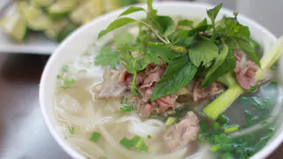 Нужно ли сливать "первую воду" при варке мяса: шеф-повар поделился мнением - запомните раз и навсегда
