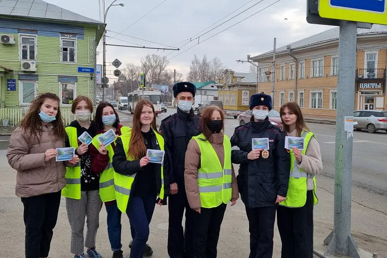 В Вологде ГИБДД проводит акцию "Внимание – дети!" перед летними каникулами
