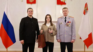 Георгий Филимонов вручил паспорта 16 юным вологжанам в День Конституции России