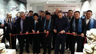 Губернатор Вологодской области и посол КНР открыли в Москве выставку китайской керамики