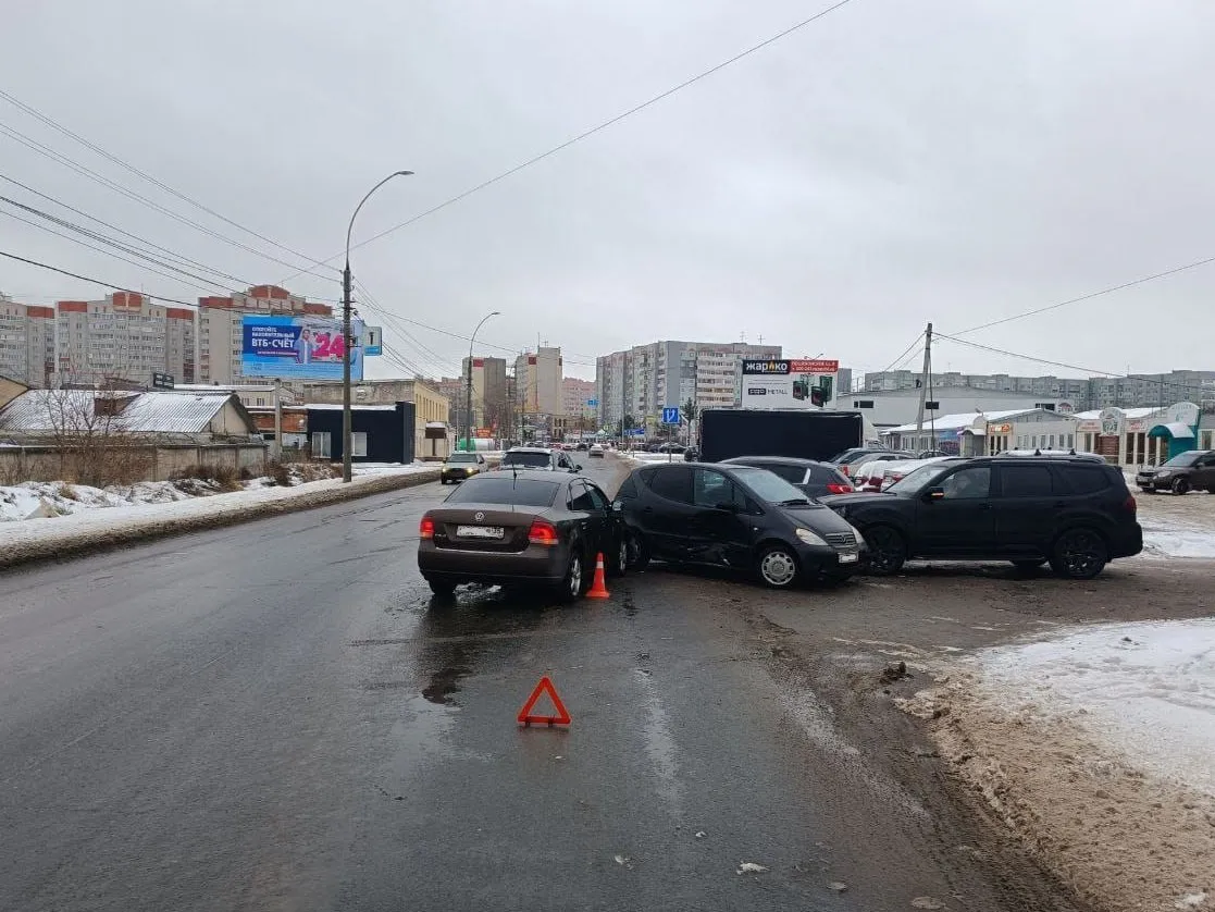 Ребенок пострадал в тройном ДТП в Вологде