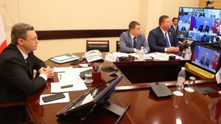 Губернатор Вологодской области Георгий Филимонов обсудил развитие экономики и туризма на съезде "Деловая Россия"