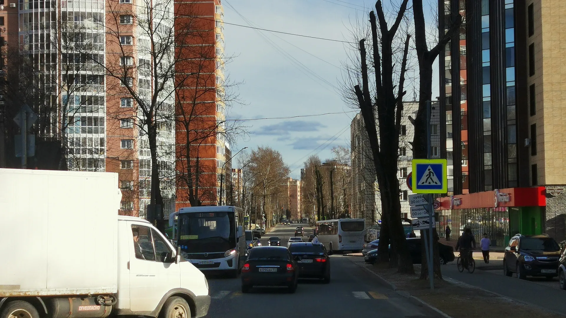 Верховный суд поставил точку: можно ли завершить обгон через сплошную справа?