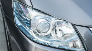 Как отполировать фары на авто: 1 простой продукт и авто засияет как из салона