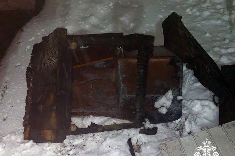 В Вологодской области огнеборцы ликвидировали возгорание в обувной мастерской