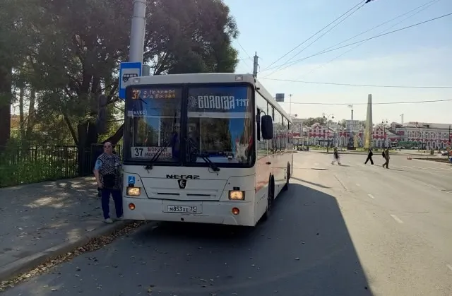 В Вологде из-за ремонта площади изменили маршрут автобуса №37