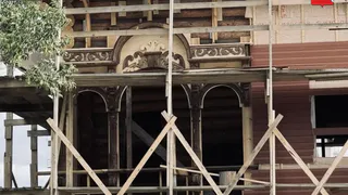 В Вологде реставраторы воссоздают утраченные элементы балкона старинного дома