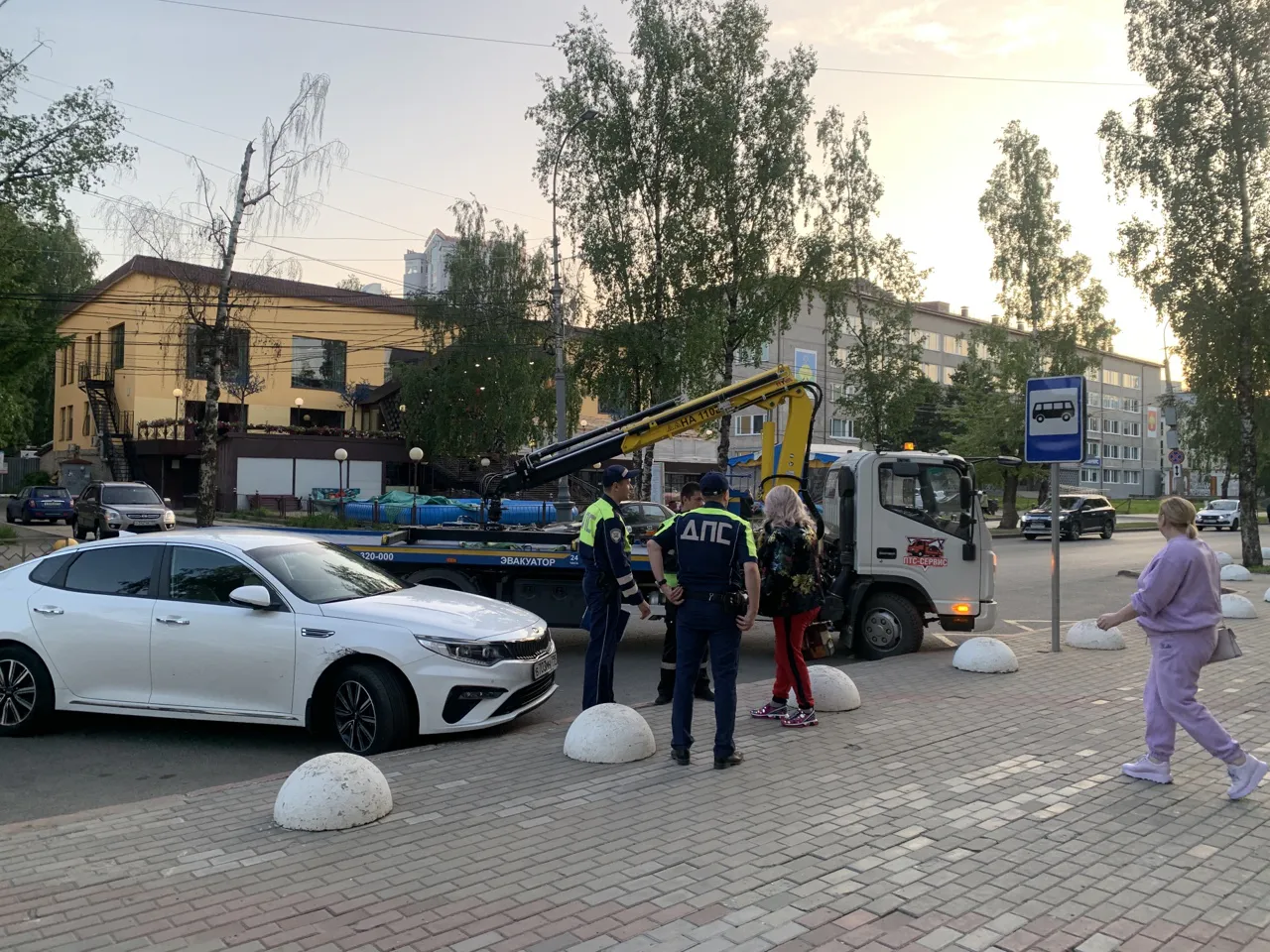 Водителей предупредили. С 11 августа начнут лишать прав за опущенные стекла