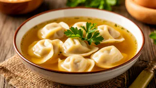 Не лаврушка, не петрушка: что добавить в бульон для пельменей — вкус как в VIP-ресторане