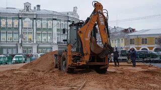 Основание для катка начали делать на площади Революции в Вологде