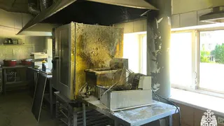 В Вологодской области из горящего кафе эвакуированы 27 человек