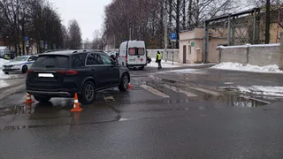 В Вологде водитель «Мерседеса» сбил 80-летнюю пенсионерку у областной больницы