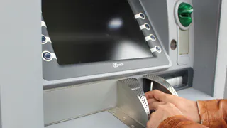 По 10 000 рублей всем пенсионерам: стала известна дата январской выплаты