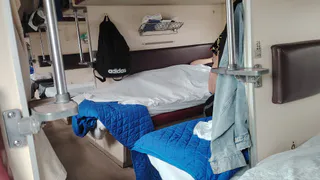 Немец замер на пороге вагона: "Неужели теперь все русские на этом ездят в Крым". Чем удивил заморского гостя фирменный поезд Таврия