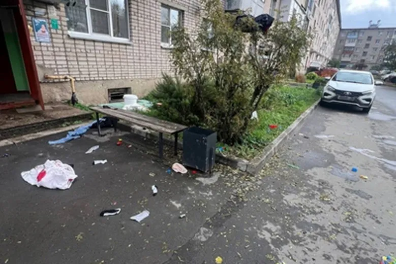 В Вологодской области росгвардейцы предотвратили падение малыша из окна