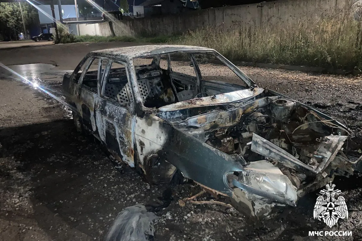 У жителя Вологды вчера вечером подожгли автомобиль