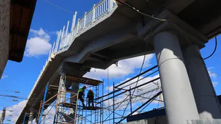В Вологде ускоренными темпами ремонтируют ключевой путепровод