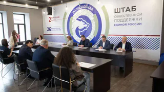 Депутаты законодательного собрания написали «Диктант Победы» в Штабе общественной поддержки