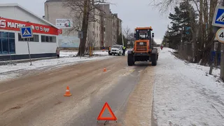 В Вологодской области трактор сбил на переходе 12-летнюю школьницу в наушниках