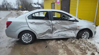 В Вологодской области водитель иномарки не уступила дорогу и пострадала в ДТП