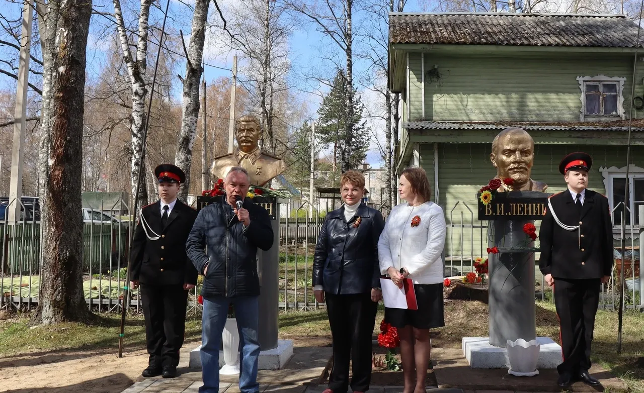 В Вологодской области появился второй памятник Сталину