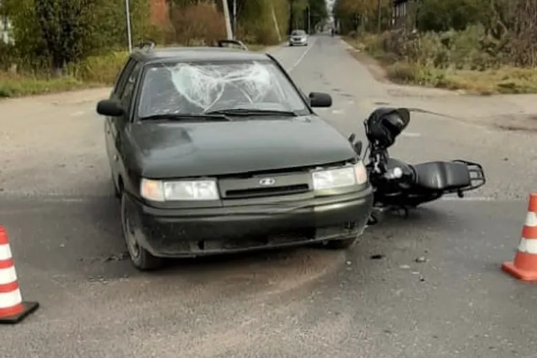 В Вологодской области водитель мопеда пострадал в аварии с "ВАЗом"