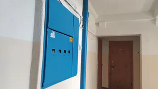 В Вологодской области из-за проблем с электросетью произошел пожар в подъезде