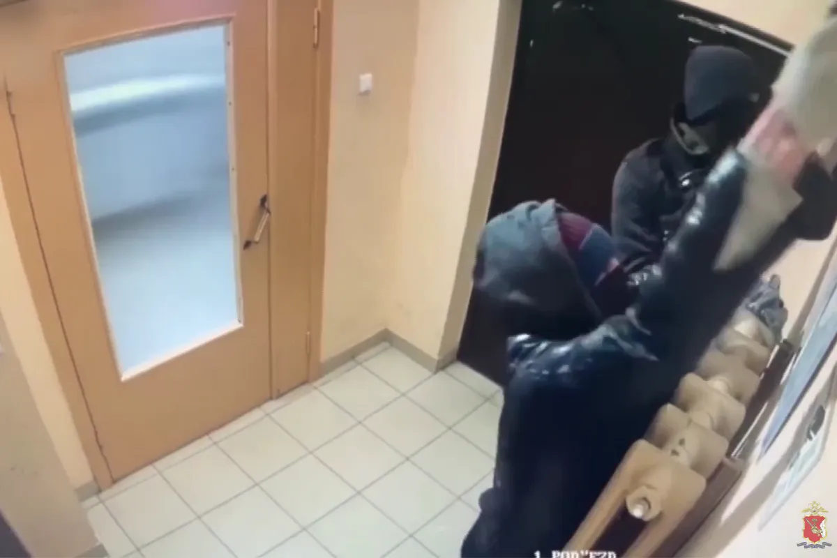 Жители Вологды украли табло стоимостью 100000 рублей, а продали их в 25 раз дешевле